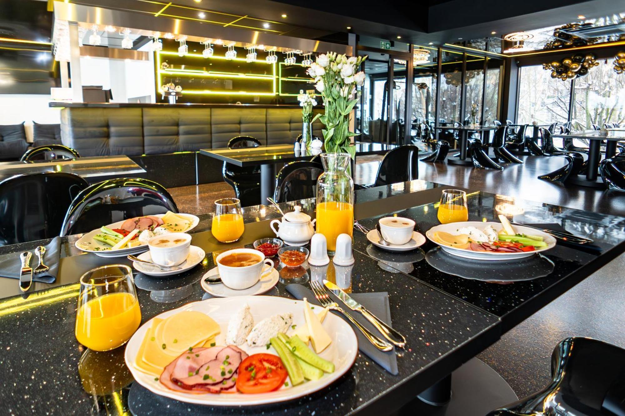 Golden Lion House Bed&Breakfast รูเมีย ภายนอก รูปภาพ